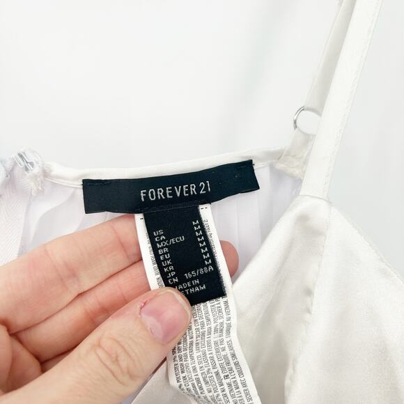 Forever 21 Women Y2K Coquette Whimsigoth Bow Flounce Satin Cami Top Size M White - Picture 5 of 9